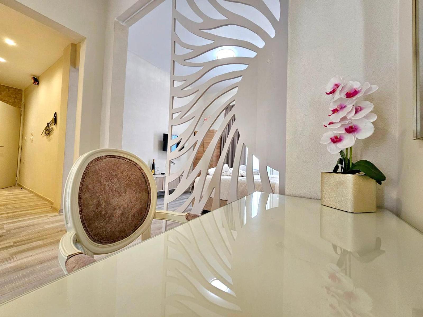 Golden City Center Suites Rhodes City Exterior foto
